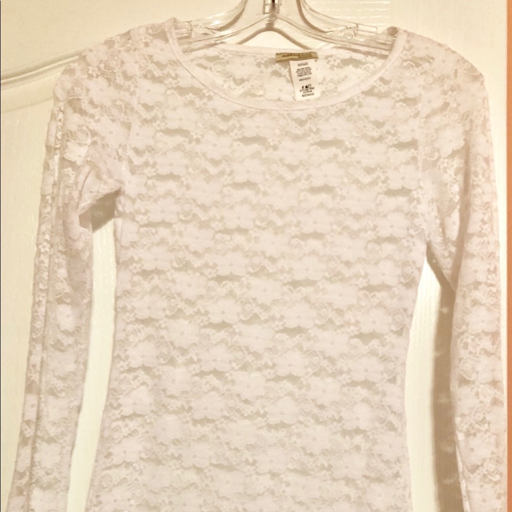 BEAUTIFUL WHITE LACE TOP